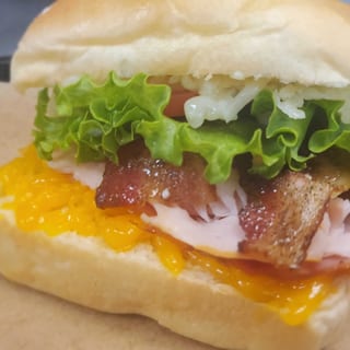 Club Sandwich w candied bacon